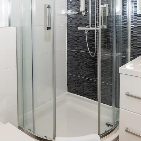 Queen Mary Luxury * Split