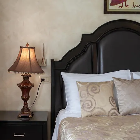 Queen Mary Luxury Спліт